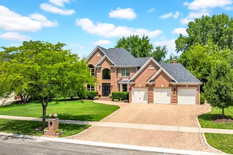 246 Hawk Hollow Dr, Bartlett, IL 60103