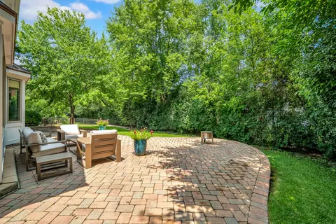 Exterior - 246 Hawk Hollow Dr, Bartlett, IL 60103 photo 3 of 4