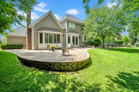 Exterior - 246 Hawk Hollow Dr, Bartlett, IL 60103 photo 1 of 4