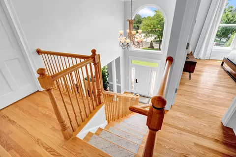 Entry Way - 246 Hawk Hollow Dr, Bartlett, IL 60103 photo 3 of 3