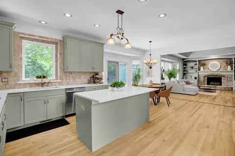 Kitchen - 246 Hawk Hollow Dr, Bartlett, IL 60103 photo 3 of 5