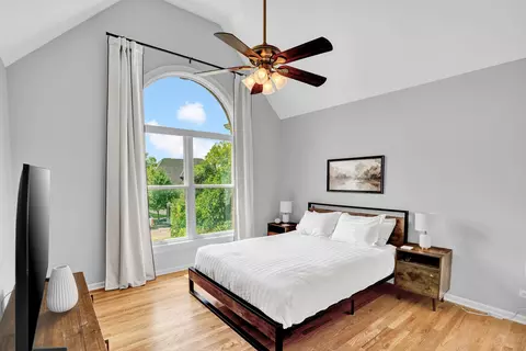 Bedroom - 246 Hawk Hollow Dr, Bartlett, IL 60103 photo 2 of 2