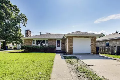 2113 Walnut St, Waukegan, IL 60087