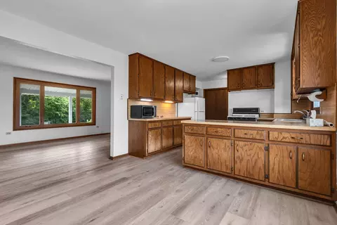Kitchen - 5724 W Pauling Rd, Monee, IL 60449 photo 2 of 4