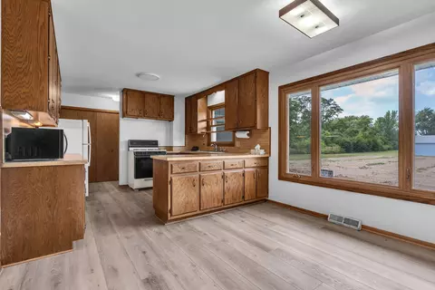 Kitchen - 5724 W Pauling Rd, Monee, IL 60449 photo 1 of 4