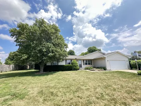 3 Village Rd, Mansfield, IL 61854
