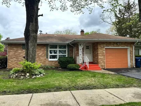 2010 W Monroe St, Waukegan, IL 60085