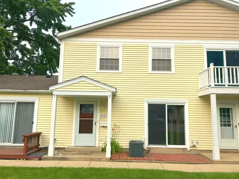 1212 Thyne Ct #29C, Wheeling, IL 60090