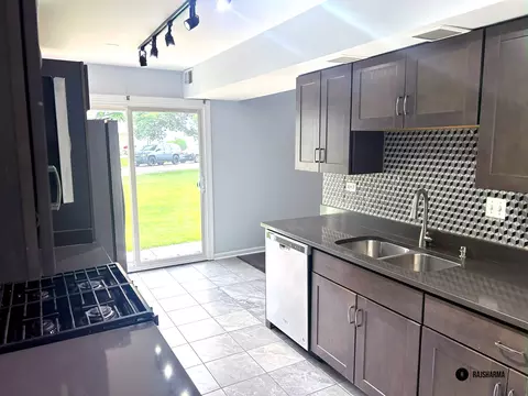 Kitchen - 1212 Thyne Ct #29C, Wheeling, IL 60090 photo 1 of 2