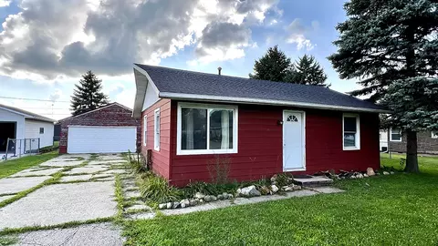 505 Oak Ave, Sterling, IL 61081