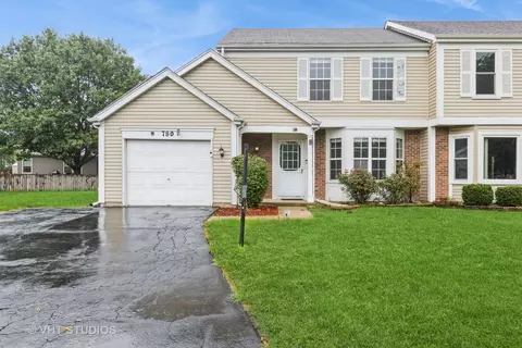 780 Trinity Ct, Carol Stream, IL 60188