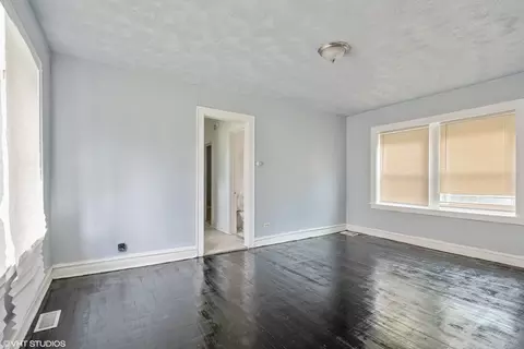 Living - 32 E 119th St, Chicago, IL 60628 photo 3 of 5