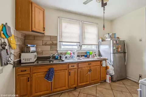 Kitchen - 32 E 119th St, Chicago, IL 60628 photo 1 of 3