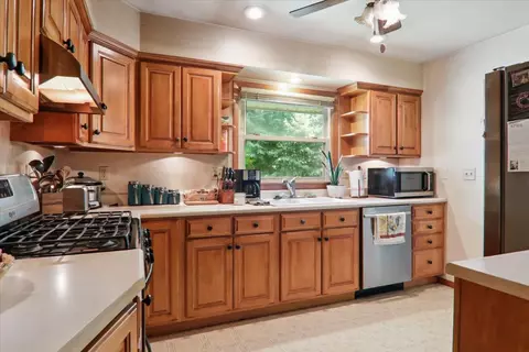 1108 Westview, Normal, IL 61761 photo 7