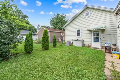 Exterior - 633 Slade Ave, Elgin, IL 60120 photo 2 of 6