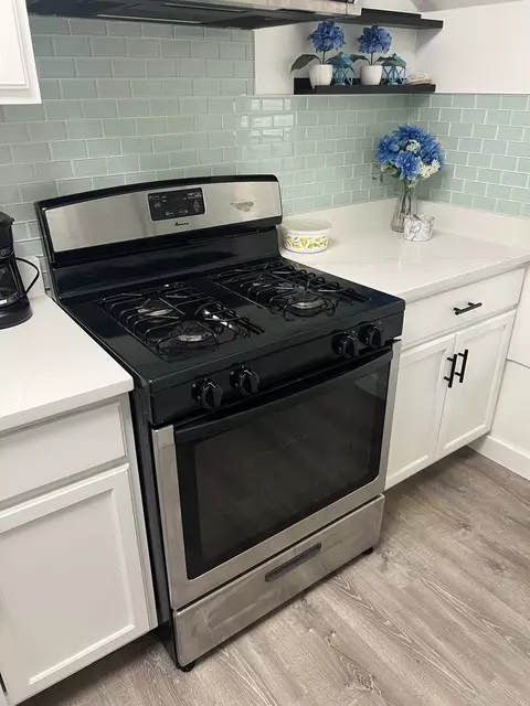 Kitchen - 7446 W 64th St, Summit, IL 60501 photo 2 of 8
