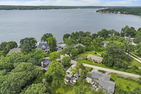 w2891 Hollybush Drive, Lake Geneva, WI 53147