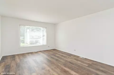 Living - 328 Walnut Cir, Bolingbrook, IL 60440 photo 1 of 3