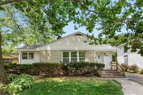 1063 S 8th Ave, Kankakee, IL 60901