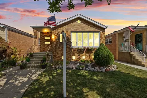 6045 S Narragansett Ave, Chicago, IL 60638