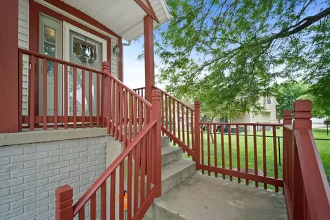 23 Parkshores Dr, Bloomington, IL 61701 photo 3