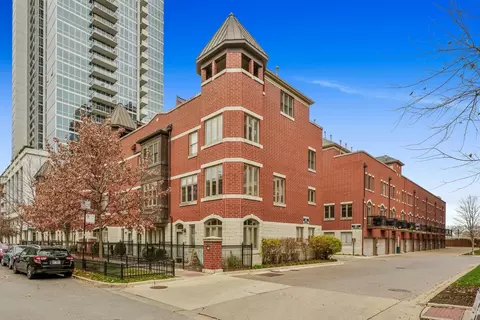 1703 S Prairie Ave, Chicago, IL 60616