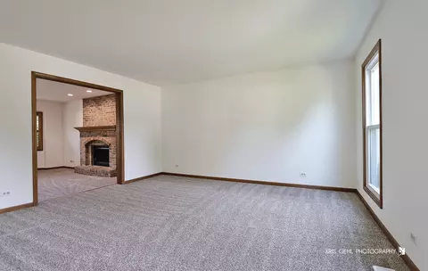 335 Pinecrest Ct, Aurora, IL 60502 photo 9