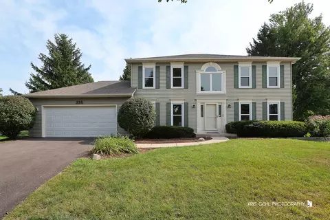 335 Pinecrest Ct, Aurora, IL 60502 photo 2