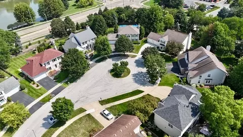 335 Pinecrest Ct, Aurora, IL 60502 photo 49