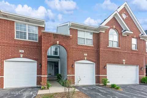 76 Allerton Dr #76G3, Schaumburg, IL 60194