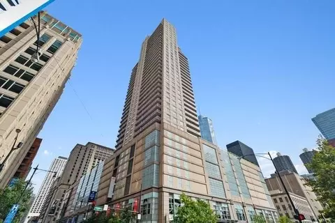 545 N Dearborn St #910, Chicago, IL 60654