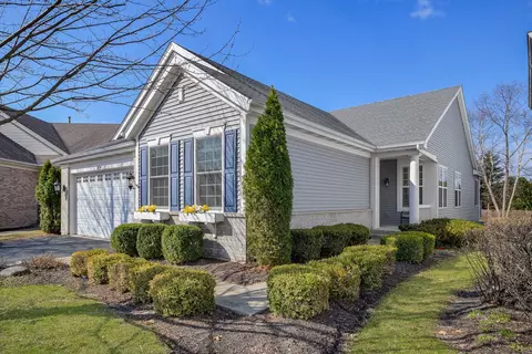 1834 Highbury Ln, Aurora, IL 60502
