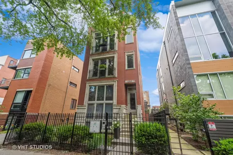 1915 W Crystal St #2, Chicago, IL 60622