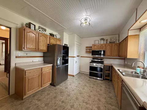 207 E Clinton St, Fithian, IL 61844 photo 12