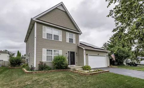 686 Chippewa Cir, Round Lake Heights, IL 60073