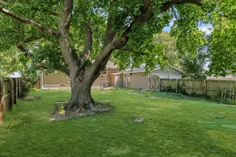 Exterior - 109 W Fillmore St, Philo, IL 61864 photo 8 of 10