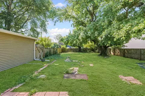 Exterior - 109 W Fillmore St, Philo, IL 61864 photo 9 of 10