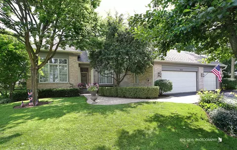 1904 Halifax St, Libertyville, IL 60048