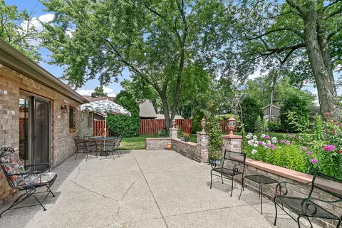 385 Illinois Blvd, Hoffman Estates, IL 60169 photo 21