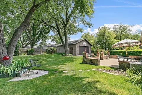 385 Illinois Blvd, Hoffman Estates, IL 60169 photo 23