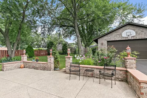 385 Illinois Blvd, Hoffman Estates, IL 60169 photo 19