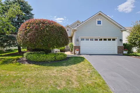 12345 Hickory Ct, Huntley, IL 60142