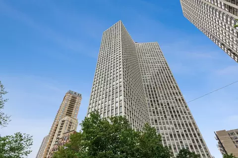 2626 N Lakeview Ave #1503, Chicago, IL 60614