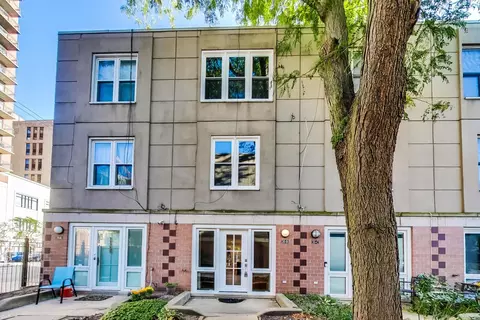 20 W 15th St #B, Chicago, IL 60605
