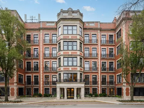 305 W Fullerton Pkwy #4W, Chicago, IL 60614
