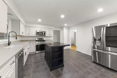 541 Burning Tree Ln, Naperville, IL 60563 photo 7