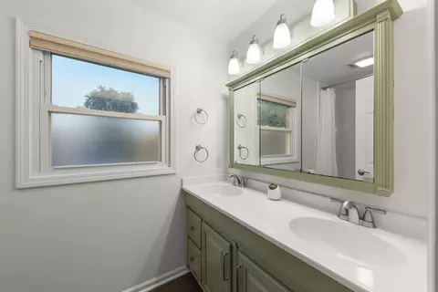541 Burning Tree Ln, Naperville, IL 60563 photo 16