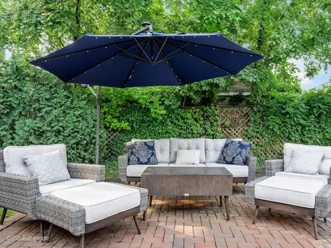 Exterior - 115 S Pick Ave, Elmhurst, IL 60126 photo 5 of 8