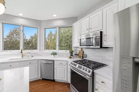 Kitchen - 13218 Lakepoint Dr, Plainfield, IL 60585 photo 2 of 6