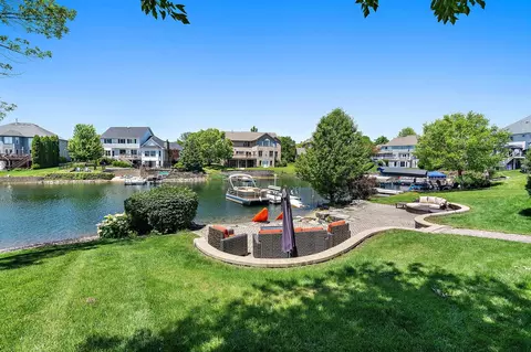Exterior - 13218 Lakepoint Dr, Plainfield, IL 60585 photo 2 of 3